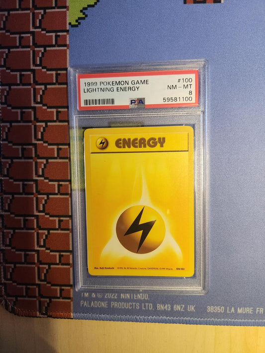 LIGHTNING ENERGY 100/102 GAME POKEMON PSA 8